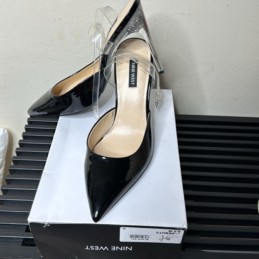 Black Heels w/Strap around Ankle - Picture 3 of 7